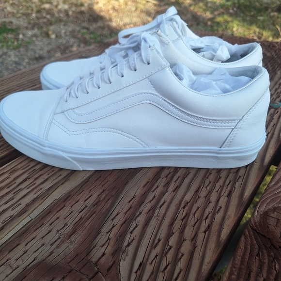 Vans Old Skool Classic All-White Men's Sneakers 12 - Picture 13 of 16